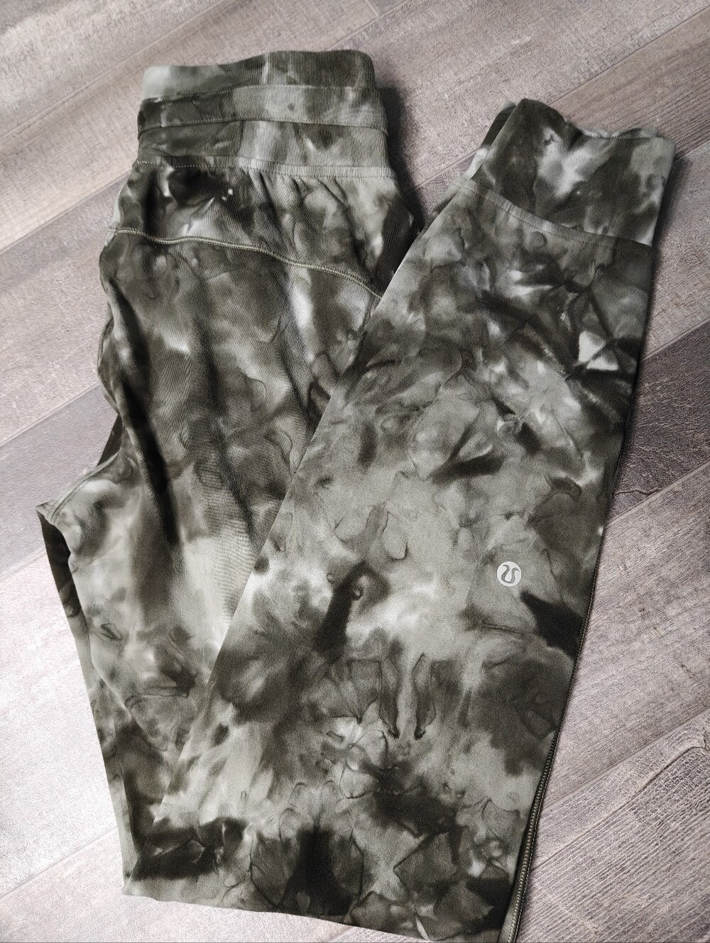 Lululemon Ready to Rulu JoggerDiamond Dye Light Sage Medium Olive NWOT Size 0
